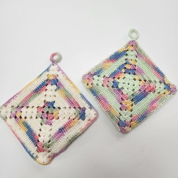 Vintage Set of 2 Handmade Crocheted Square Pot Holders - Picture 5 of 5